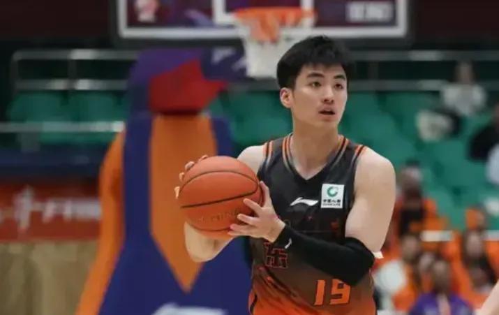 瓦塞尔:每个人的心态都是“不会去想本能做什么,本该发生什么”